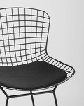 Превью фото №9  Стул полубарный с низкой спинкой Bertoia черный с черной подушкой