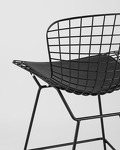 Превью фото №8  Стул полубарный с низкой спинкой Bertoia черный с черной подушкой