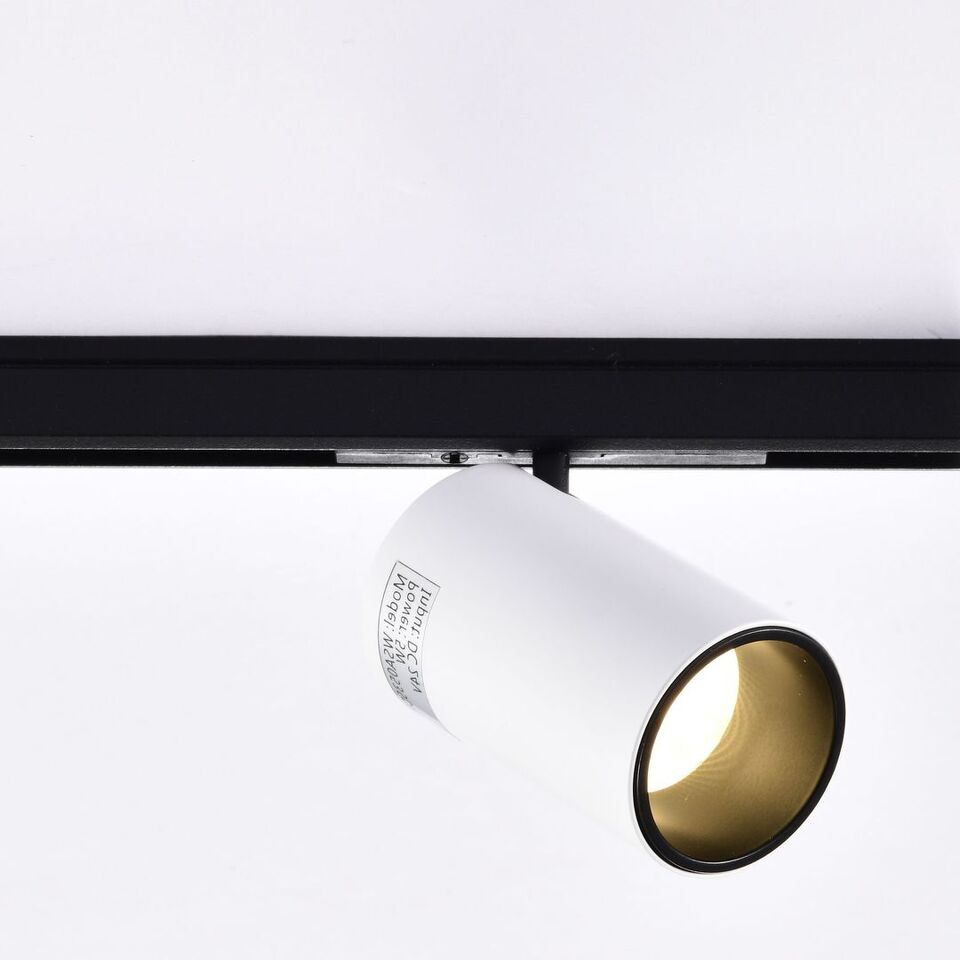 Фото №1  WTL.O10.007.30.05 WERTMARK TECHNICAL LESATH светильник на шинопровод, LED, 5W, 3000K
