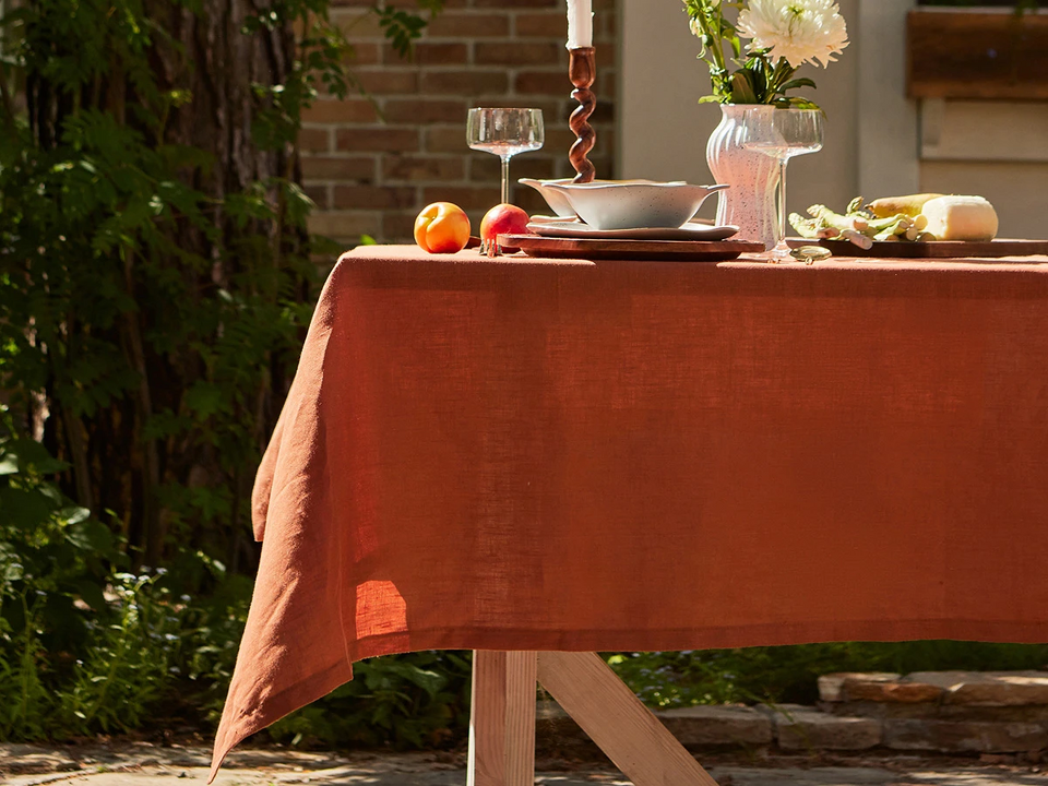 Фото №3  OGOGOHOME Скатерть льняная Linen collection brown 145х180 см